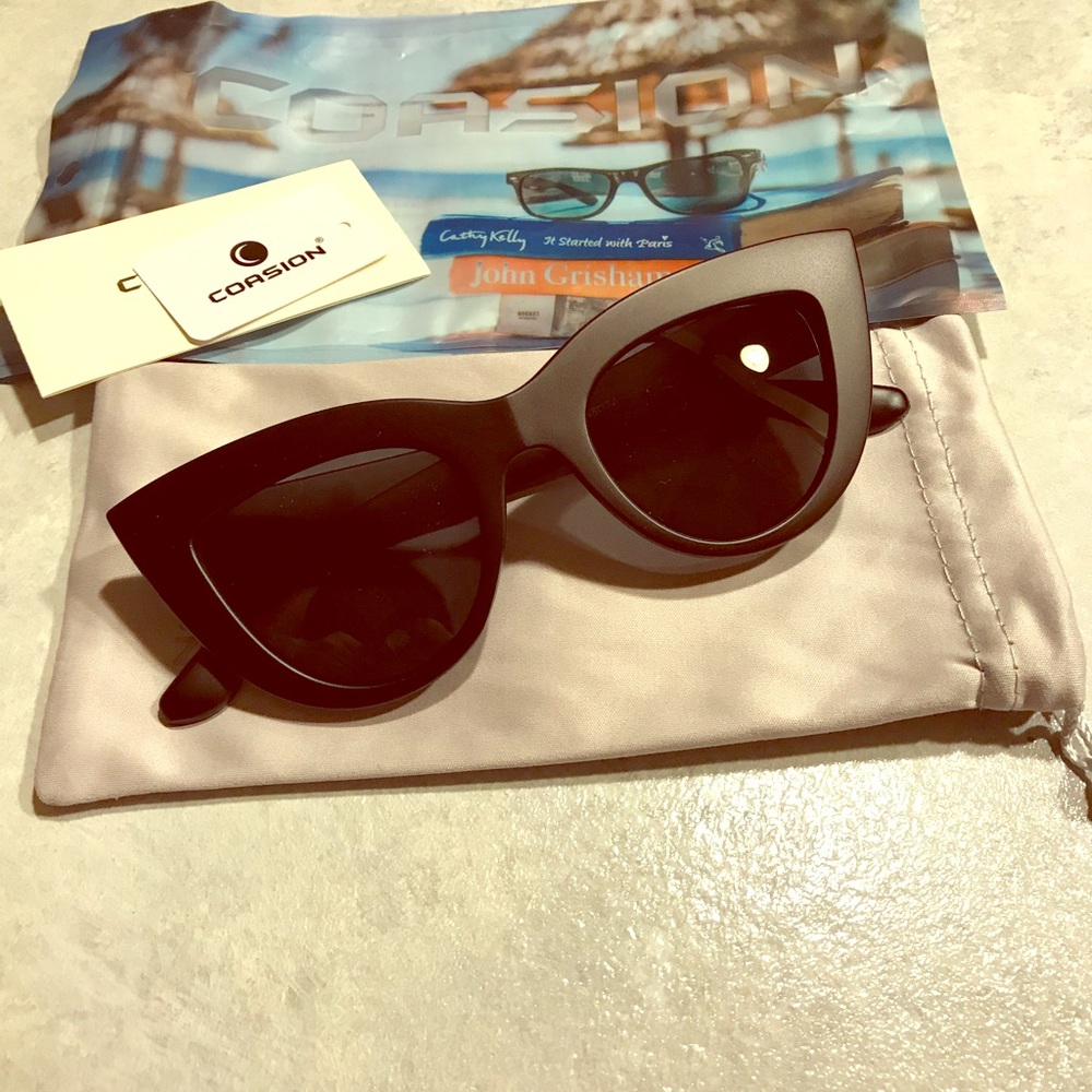 Cat eye sunglasses
